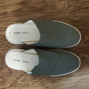Women’s Toms Mallow Mule - Size 10 khaki  green